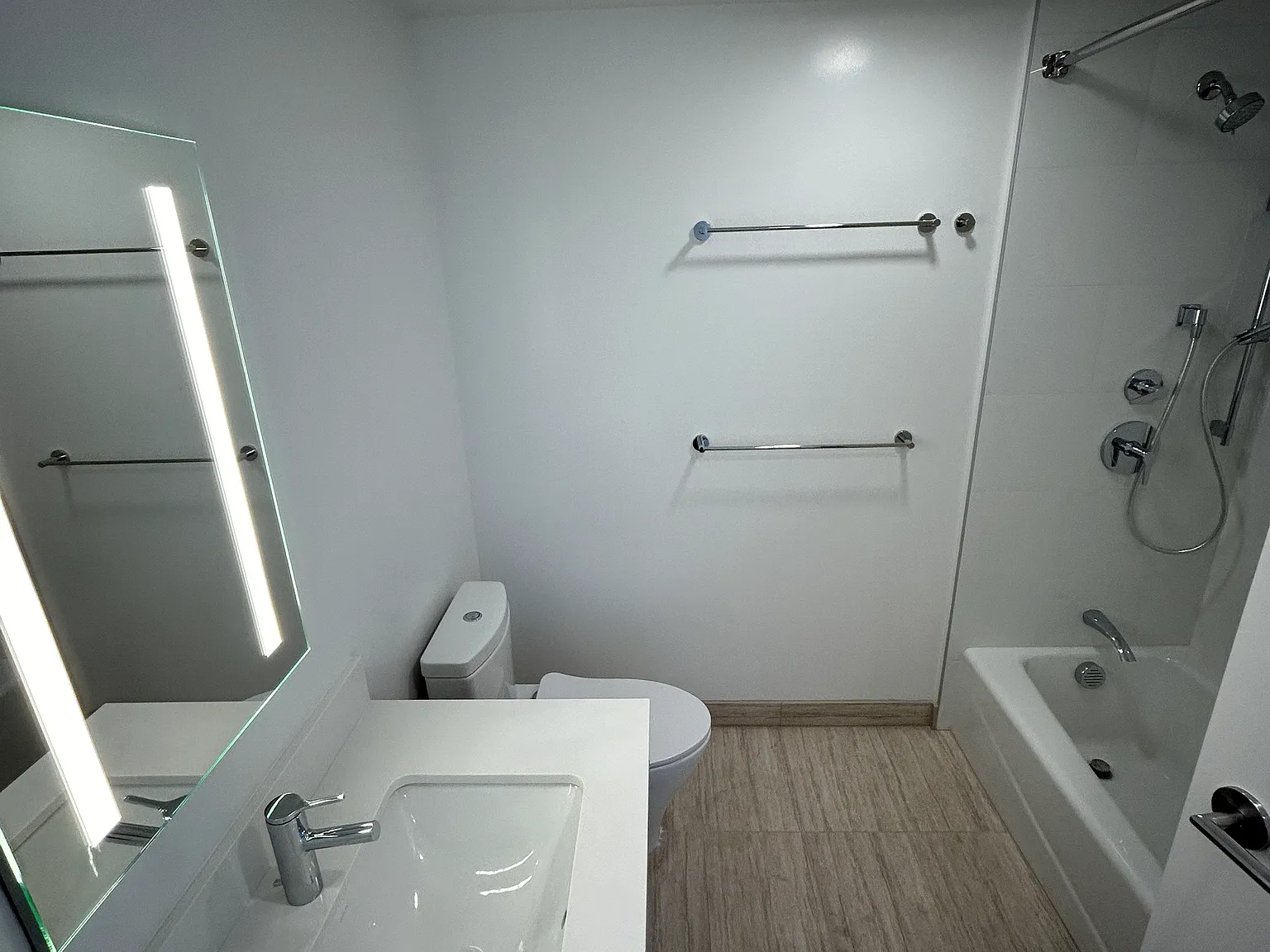 2 bed, 1076 sqft, $4,600 — Photo 4