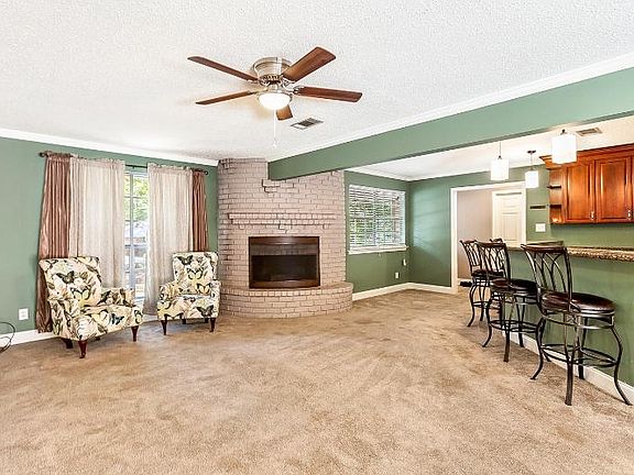 3rd image of 106 Laurelwood Dr