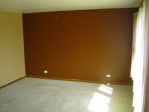 3rd image of 974 Balsam Ln