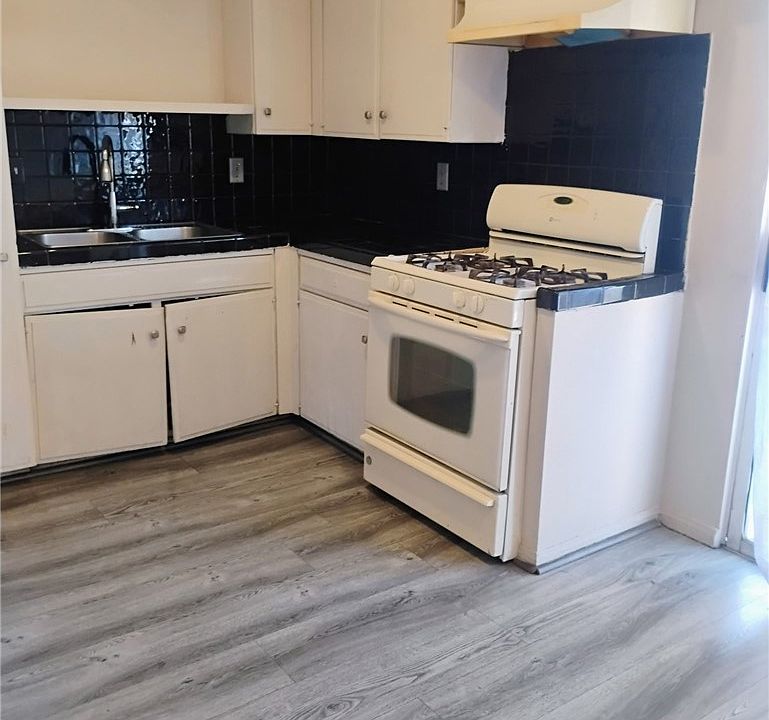 1st image of 230 W South St