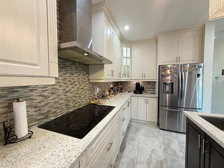214 McCready Dr — Photo 16