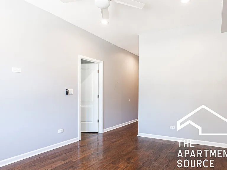 2525 W Division St — Photo 12