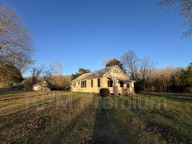 8222 Highway 955 E — Photo 3