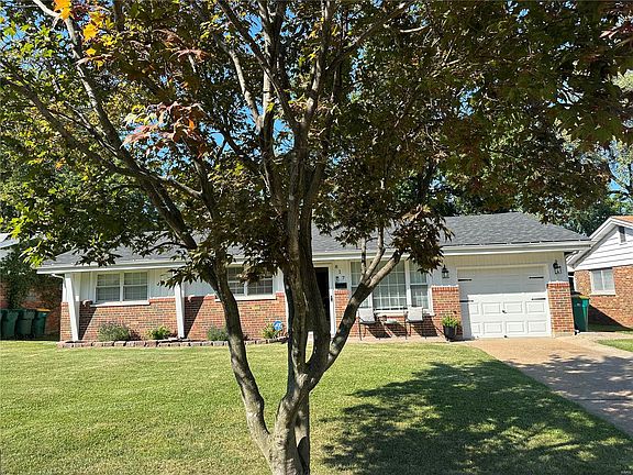 2nd image of 817 Marias Dr