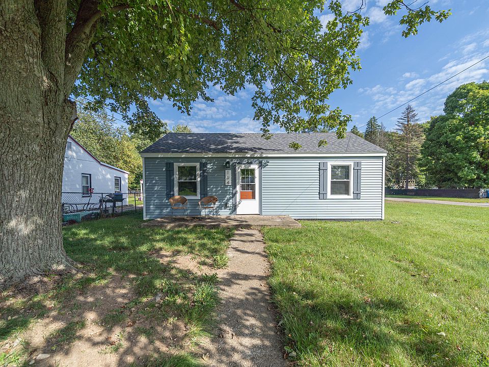 1st image of 104 Morgan Ave W