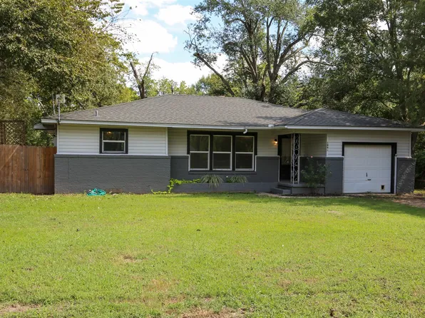 1004 Pecan St, Canton, TX 75103