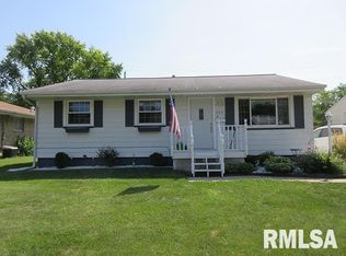 424 Capri St, Pekin, IL 61554