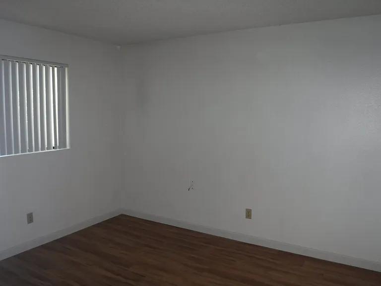 4461 Valeta St — Photo 10