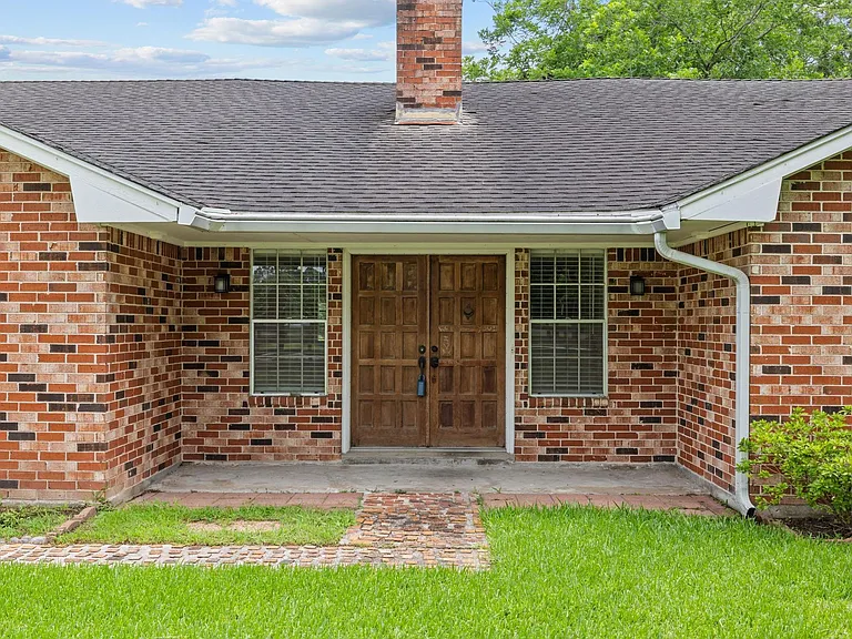 120 Texas Ave — Photo 5