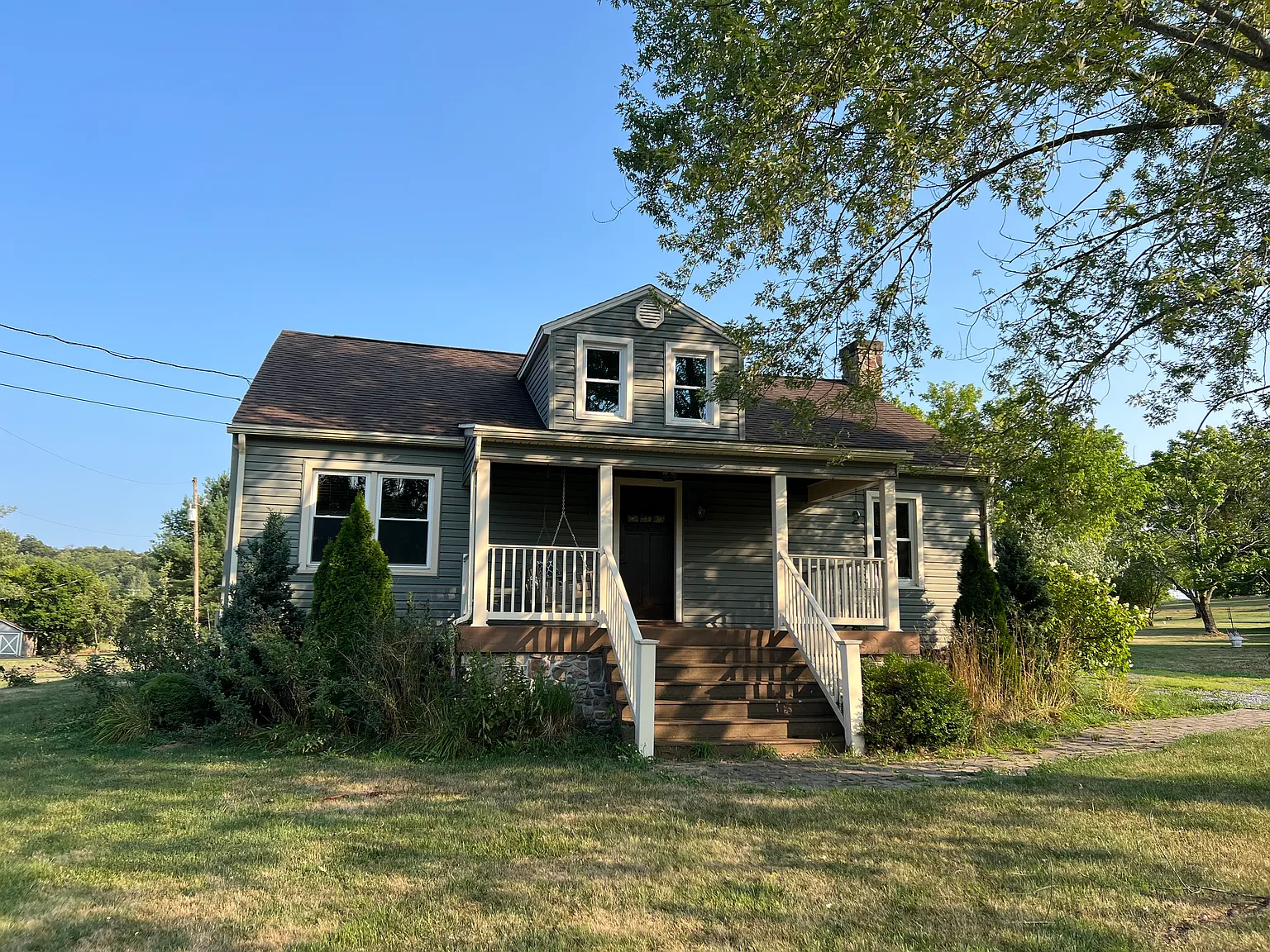 196 Old Town Rd — Photo 1