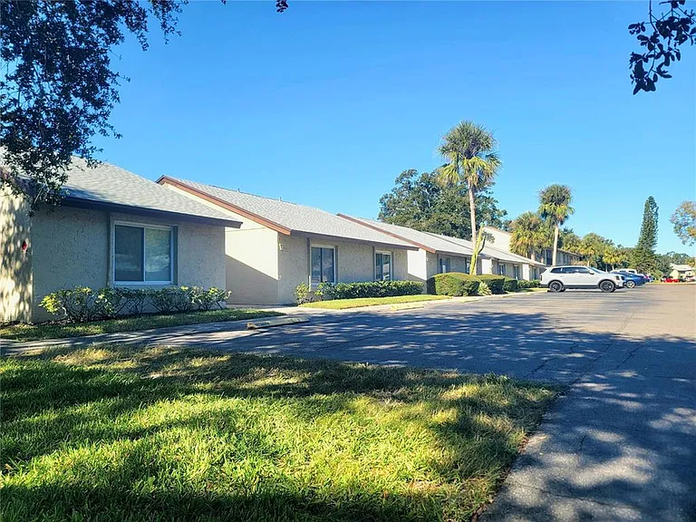 4215 E Bay Dr #1508B — Photo 2