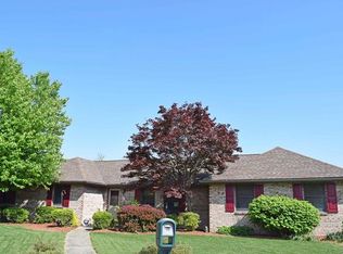 25 White Pines Point, Swansea, IL 62226