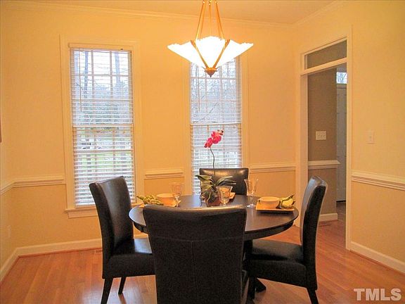5th image of 419 Hardscrabble Dr