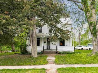 909 N Dodge St, Iowa City, IA 52245