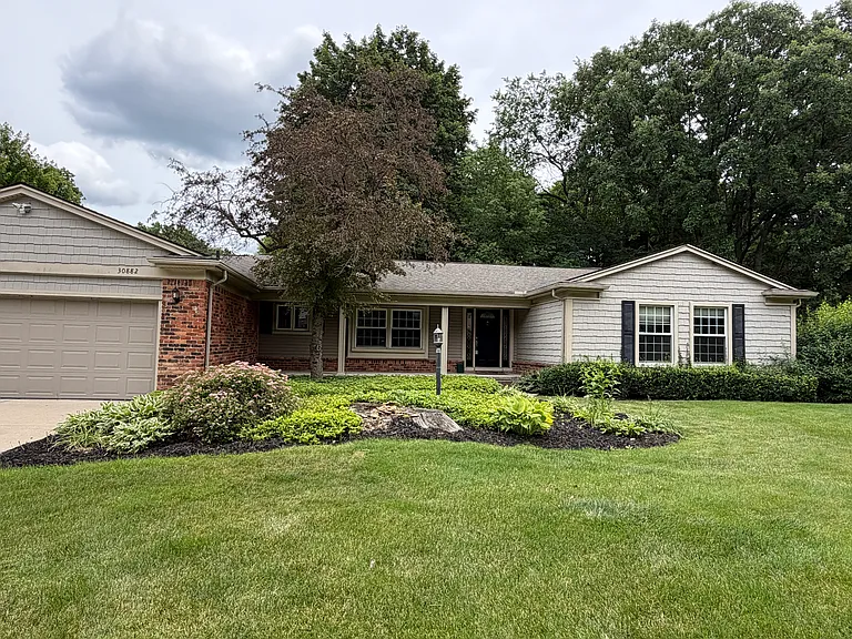 30882 Oak Valley Dr — Photo 2