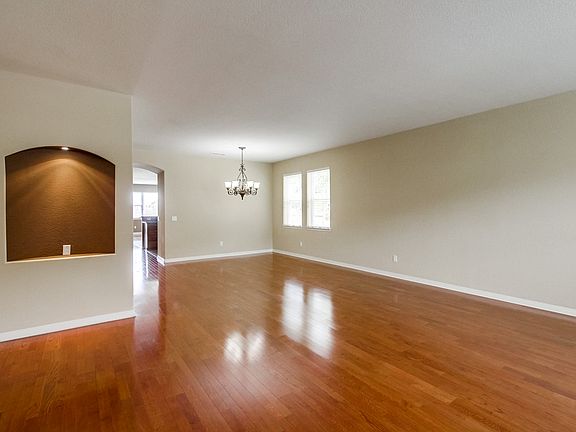 5th image of 1592 Loma Alta Dr