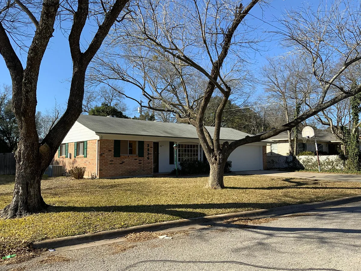 Building Photo - 2826 Shady Hill Dr