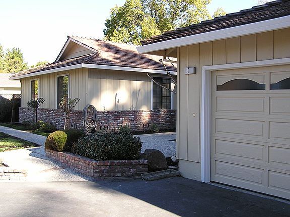 Two bedrooms face court