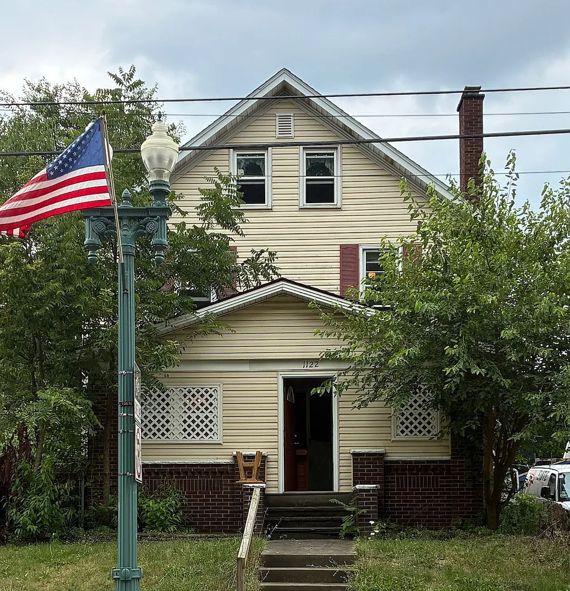 3 bed, 1.0 bath, $1,200 — Photo 1