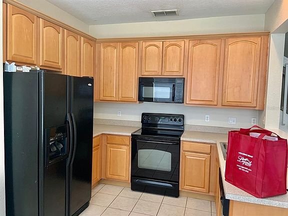 4th image of 2311 Stockton Dr