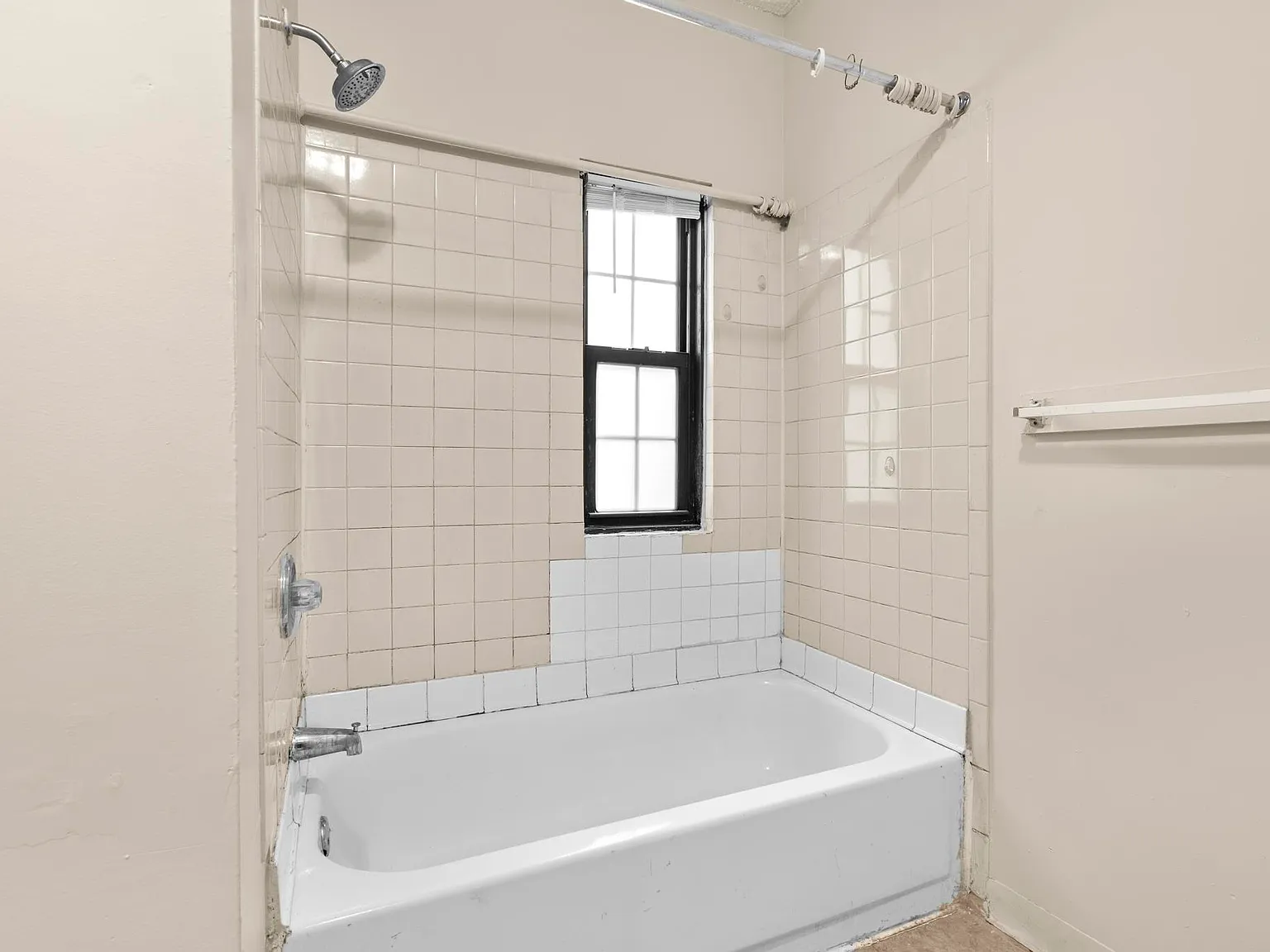 2 bed, 900 sqft, $1,200 — Photo 4