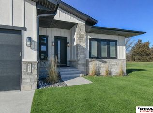 921 S 88th St, Lincoln, NE 68520