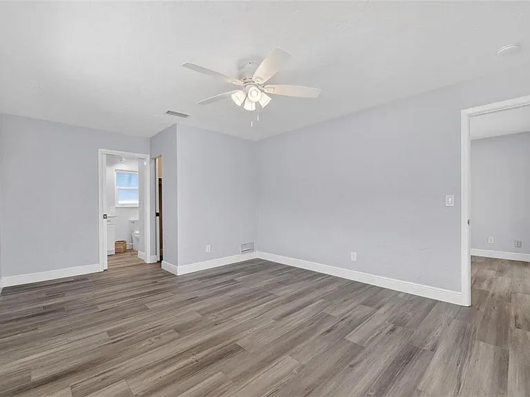 6305 Cottonwood Ln — Photo 32