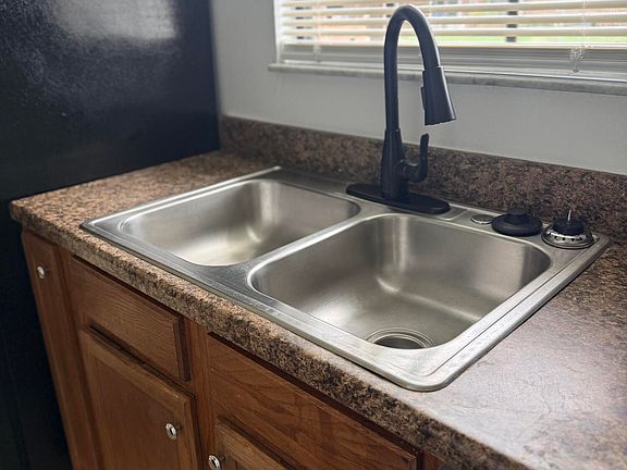5th image of 1300 Arlington Ln NE APT 124