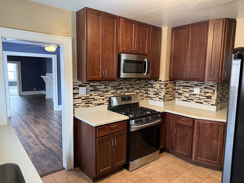1st image of 3917-3919 California Ave #2