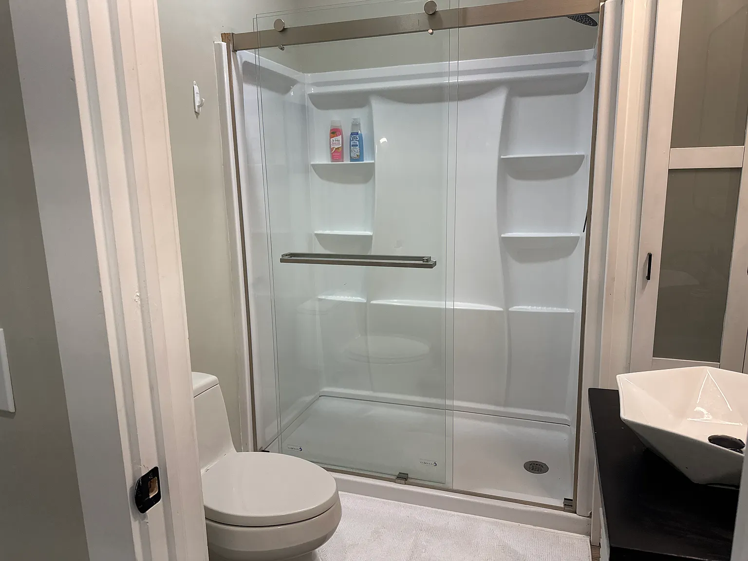 1 bed, 800 sqft, $1,600 — Photo 4