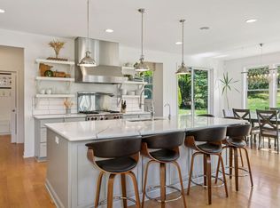 1631 Deephaven Dr, Woodbury, MN 55129