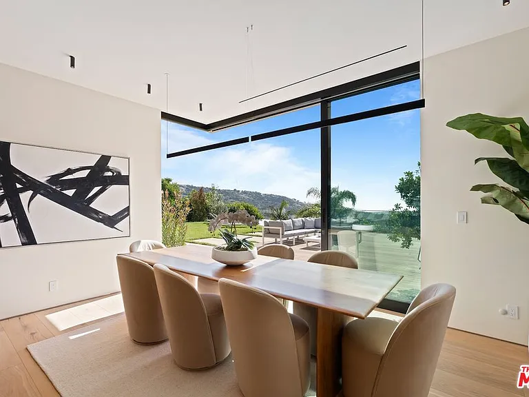 2501 Banyan Dr — Photo 16