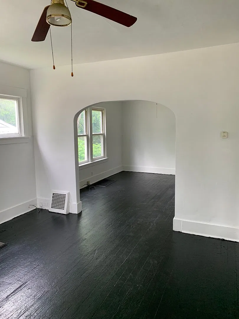 Two Bedroom Duplex — Photo 4