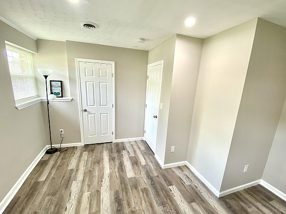 3rd image of 12004 Branchwater St #6