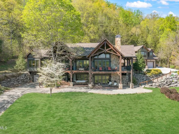 790 Lick Creek Rd, Tellico Plains, TN 37385
