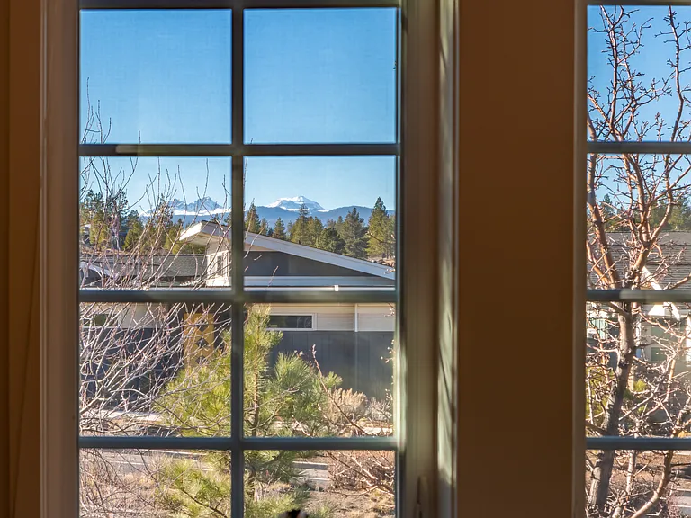 1378 NW Mount Washington Dr — Photo 24