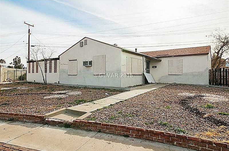1st image of 688 Blackmore Dr
