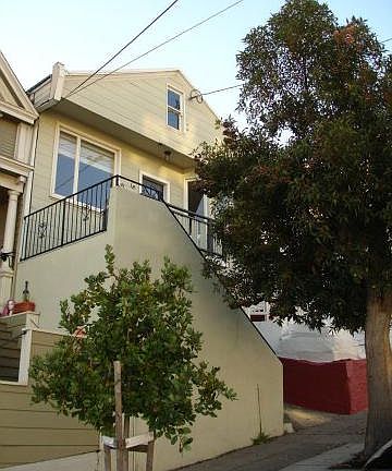 2nd image of 1052 De Haro St