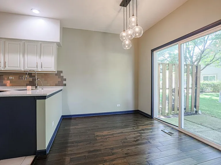 983 Parkhill Cir #983 — Photo 7