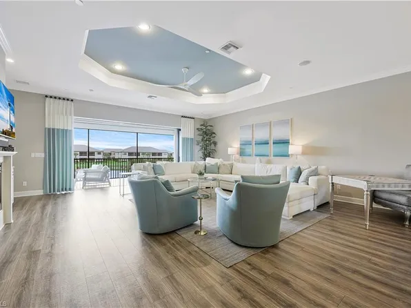 9672 Montelanico Loop Unit 203, Naples, FL 34119