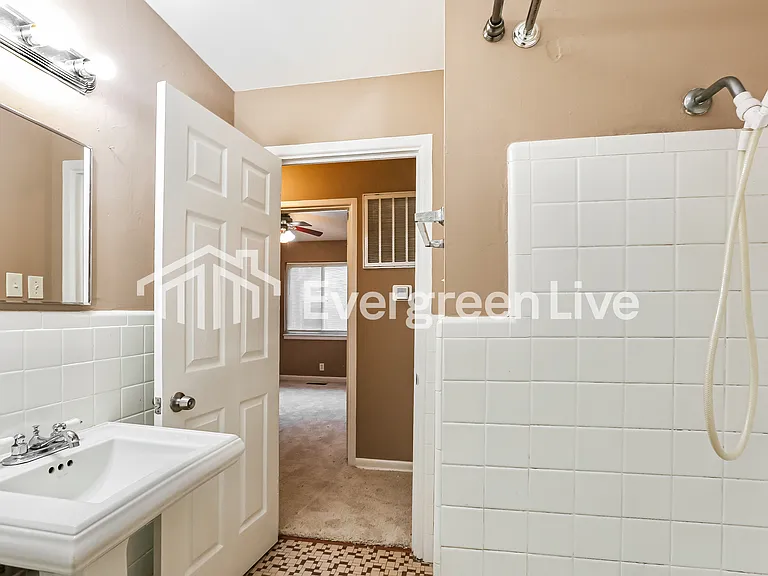 68 Belmont Dr — Photo 12