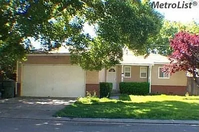 1000 Whittier Ave photo 1