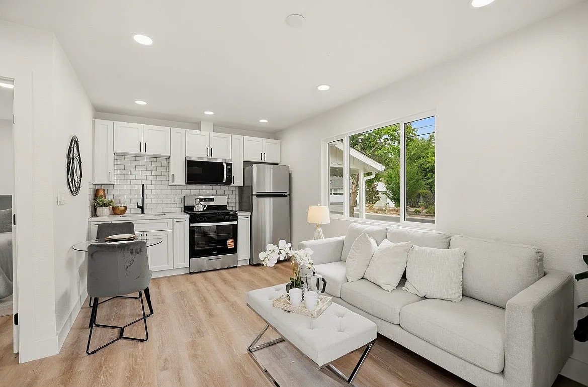 Pleasant Valley Dr, Pleasant Hill — Photo 1