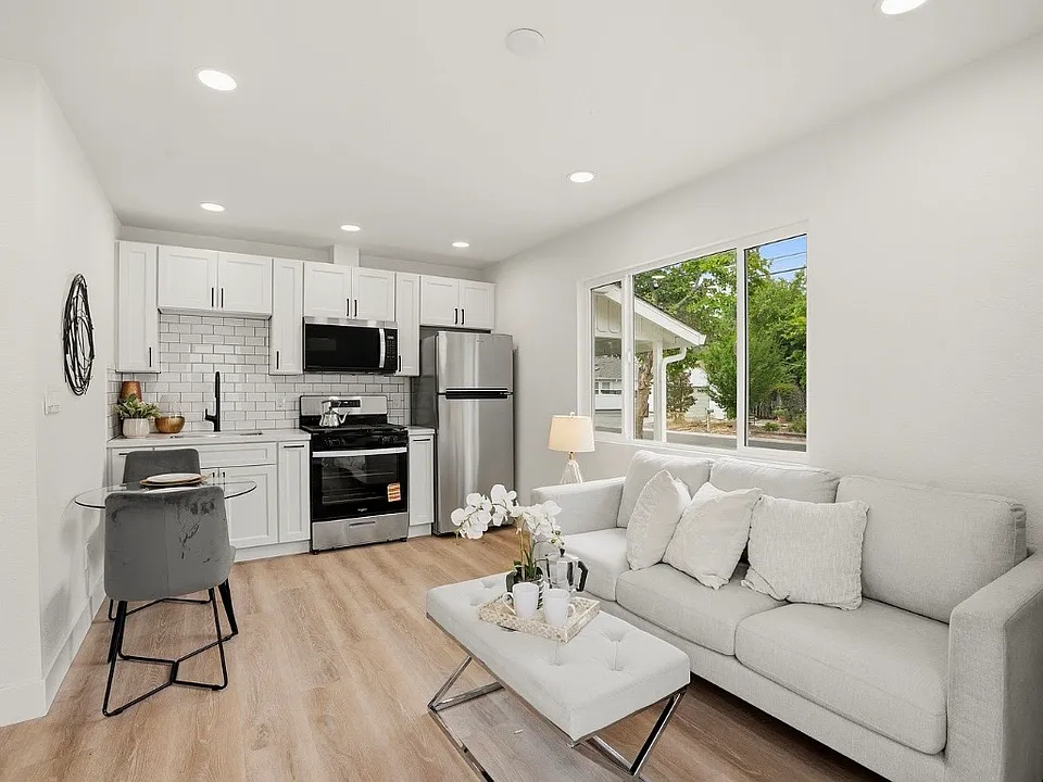 Pleasant Valley Dr