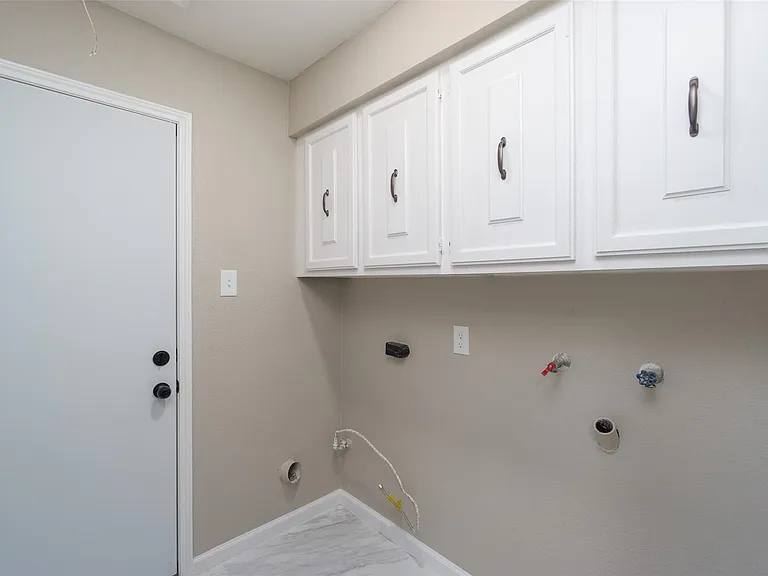 16450 Parksley Dr — Photo 11