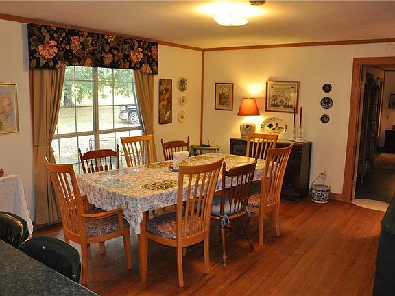 4th image of 1676 County Road 1442