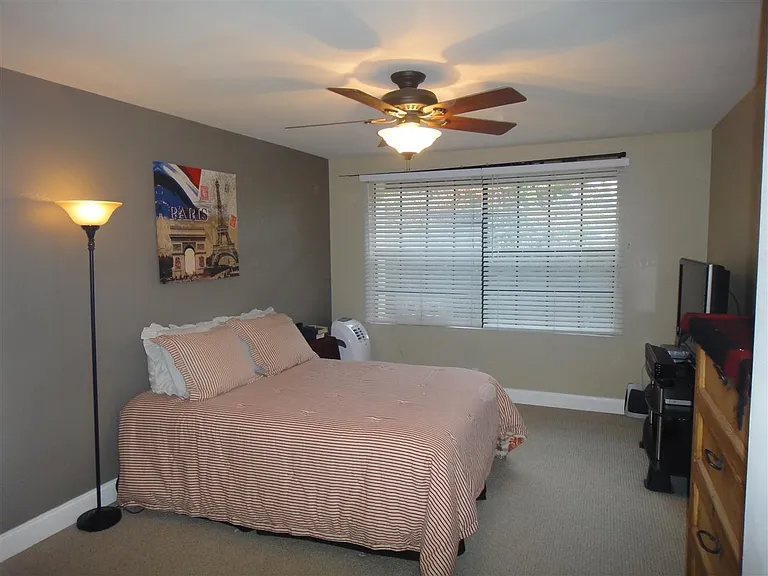 1651 S Juniper St #122 — Photo 9