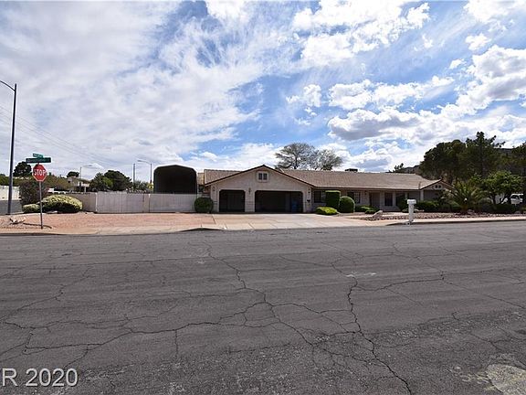 3rd image of 101 W Highland Dr