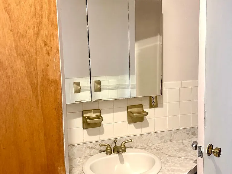 1503 Freeman Ave — Photo 11
