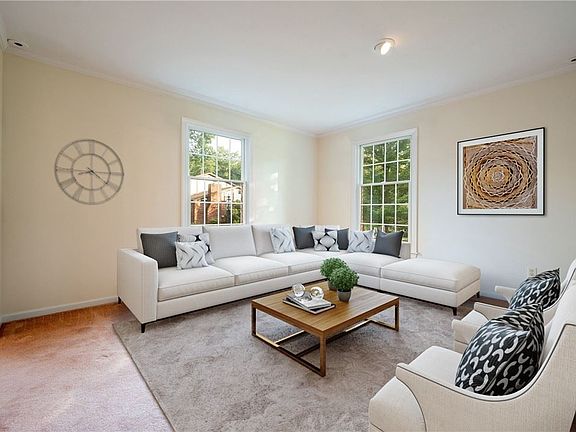 5th image of 147 Hermitage Cir